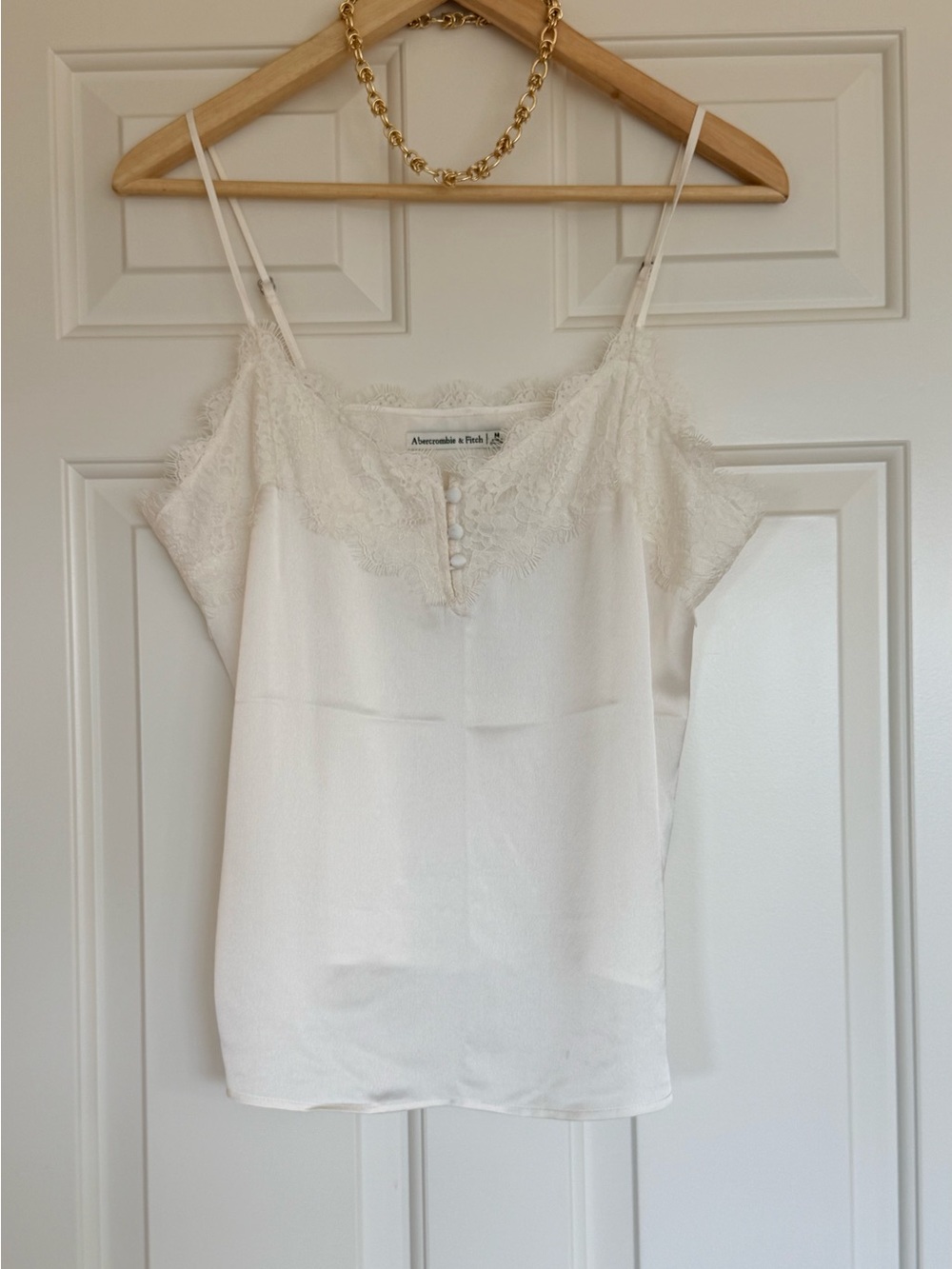 Abercrombie & Fitch Lace-trim Cami with Button Detail M NWT